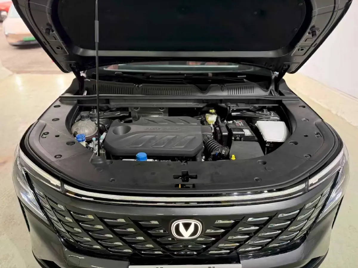2025 ChangAn CS75 Plus 1.5T 192HP L4 8AT,autocango,china used car exporter,china ev exporter,chinese used car exporter,chinese used ev exporter