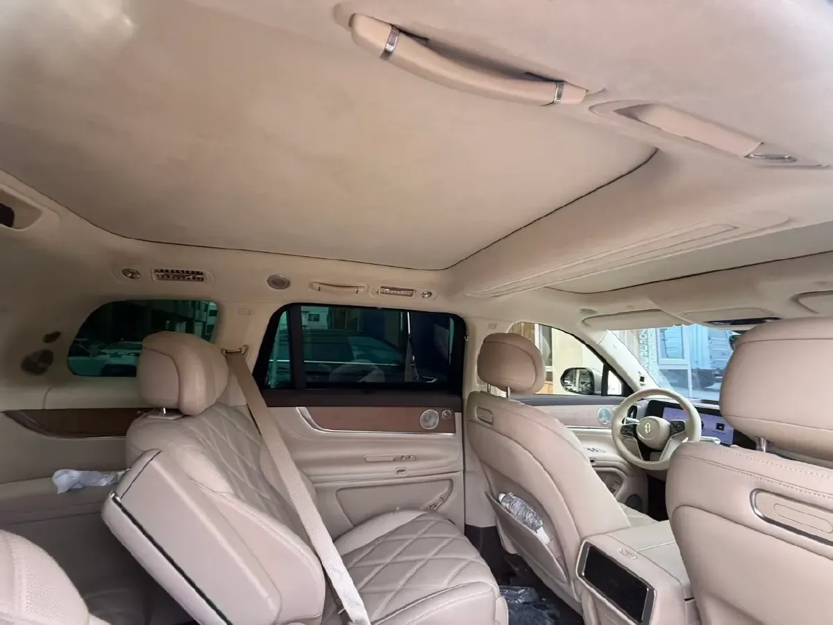 2025 AITO AITO M9 REEV 160HP REEV 52KWH,autocango,china used car exporter,china ev exporter,chinese used car exporter,chinese used ev exporter