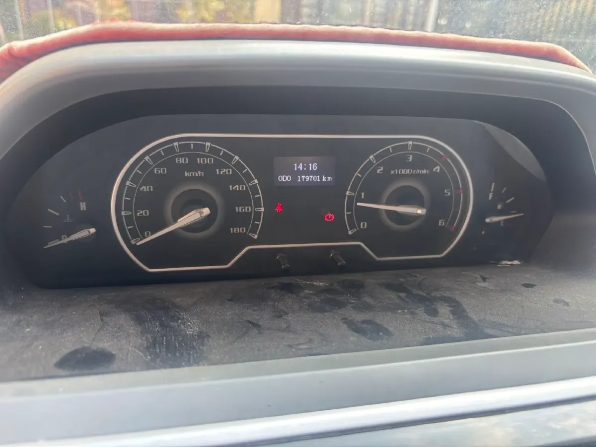 2021 MAXUS XinTu V80 2.0T 127HP L4 6MT,autocango,china used car exporter,china ev exporter,chinese used car exporter,chinese used ev exporter