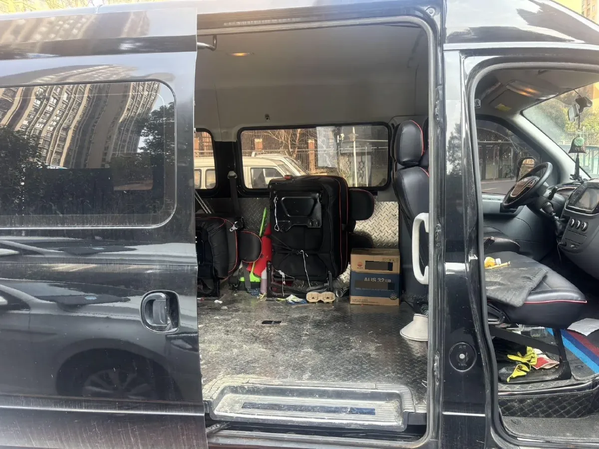 2021 MAXUS XinTu V80 2.0T 127HP L4 6MT,autocango,china used car exporter,china ev exporter,chinese used car exporter,chinese used ev exporter