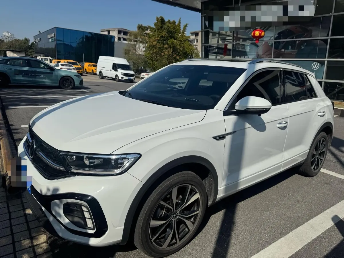 2023 Volkswagen T-Roc 1.5T 160HP L4 7DCT,autocango,china used car exporter,china ev exporter,chinese used car exporter,chinese used ev exporter