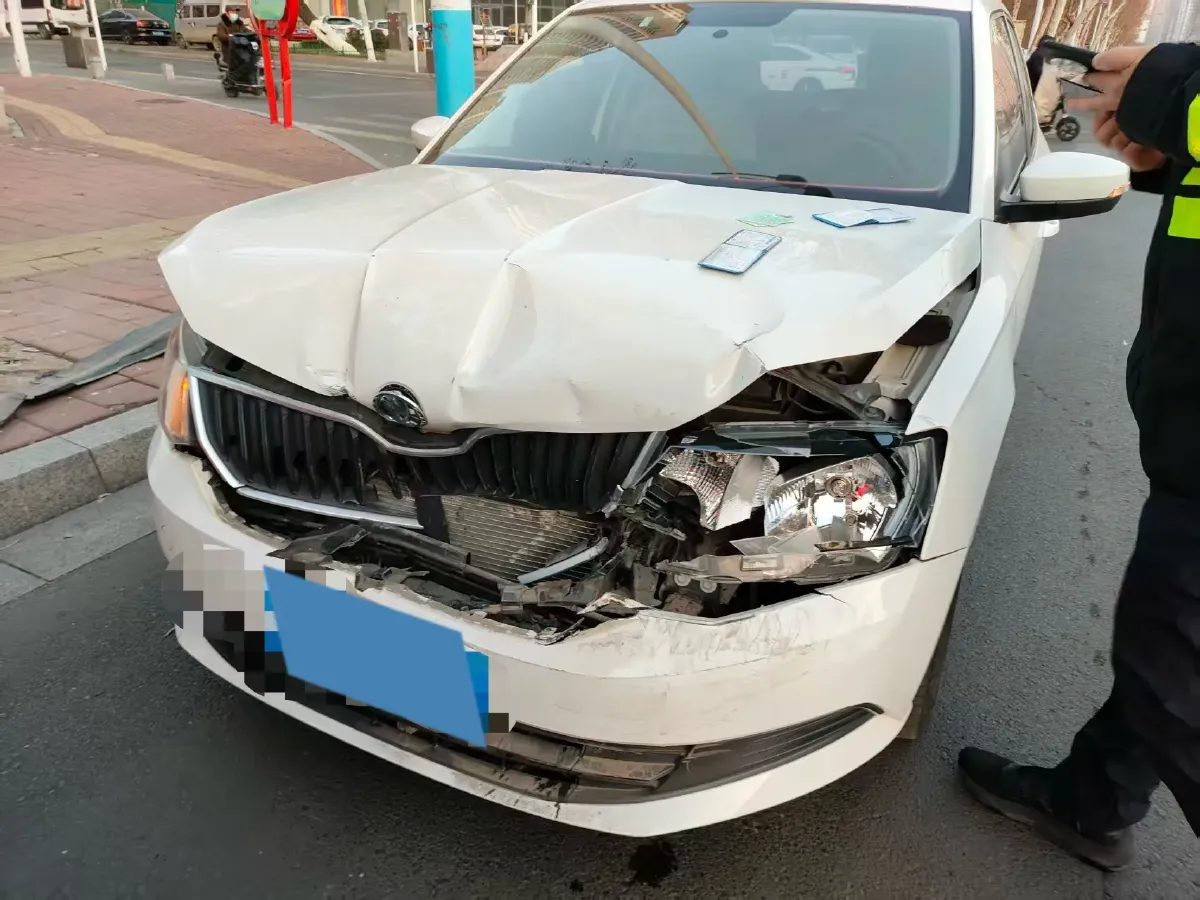 2017 Skoda Fabia 1.4L 90HP L4 6AT,autocango,china used car exporter,china ev exporter,chinese used car exporter,chinese used ev exporter