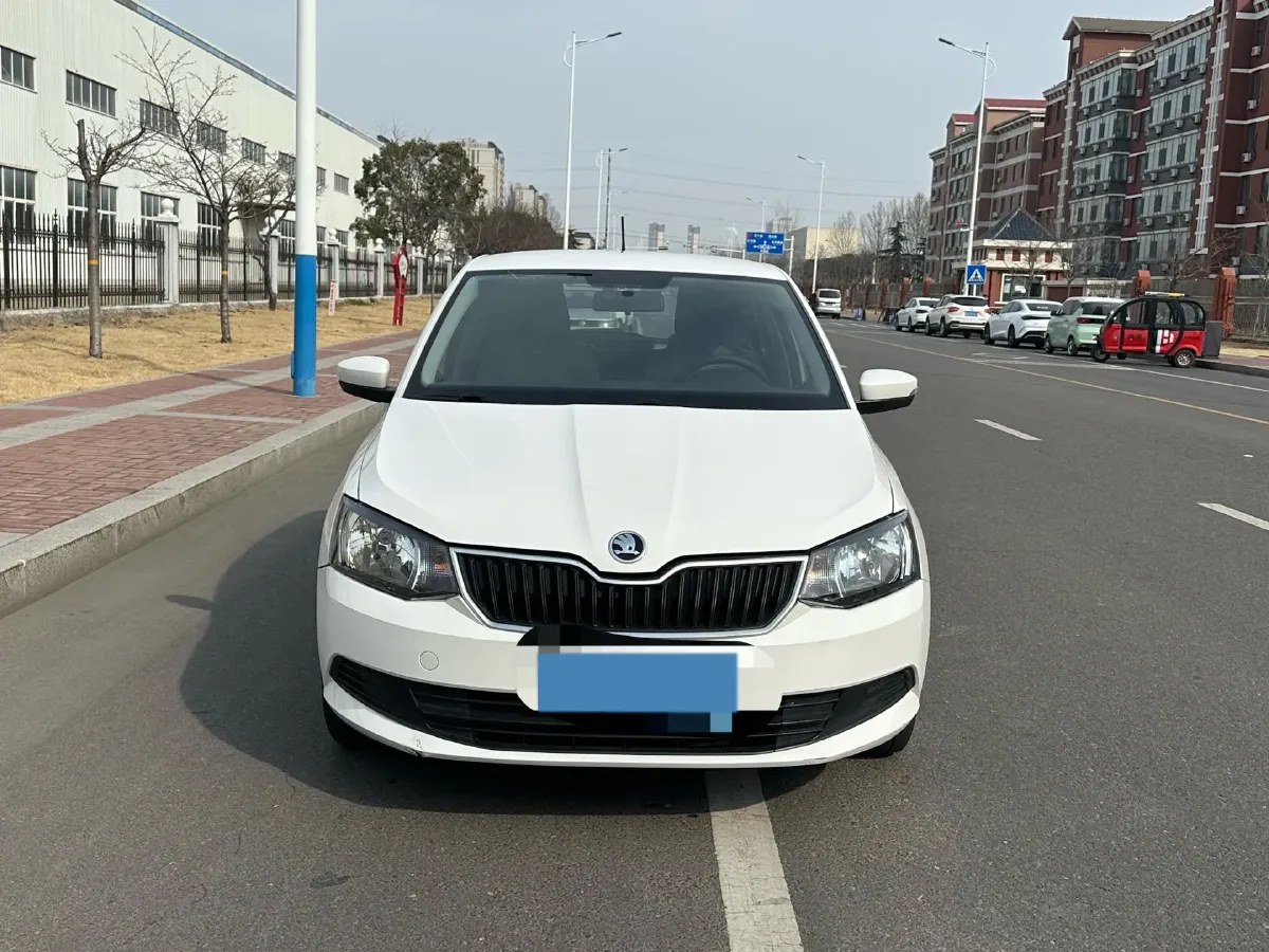 2017 Skoda Fabia 1.4L 90HP L4 6AT,autocango,china used car exporter,china ev exporter,chinese used car exporter,chinese used ev exporter