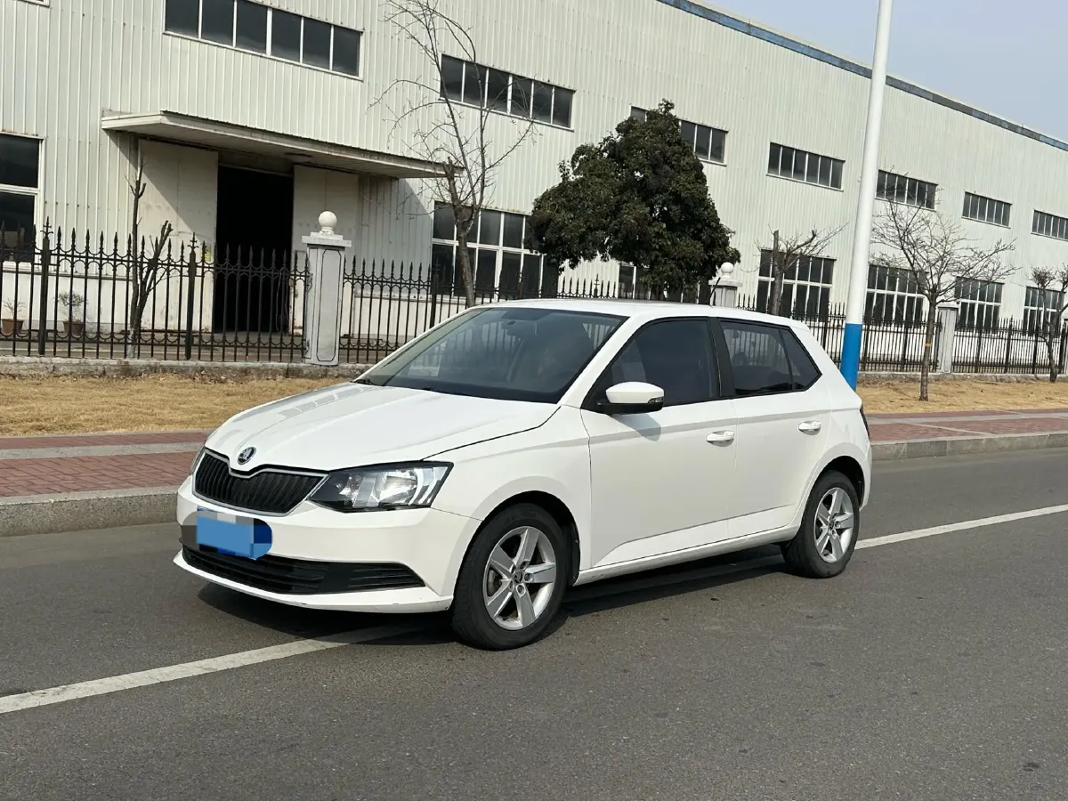 2017 Skoda Fabia 1.4L 90HP L4 6AT,autocango,china used car exporter,china ev exporter,chinese used car exporter,chinese used ev exporter