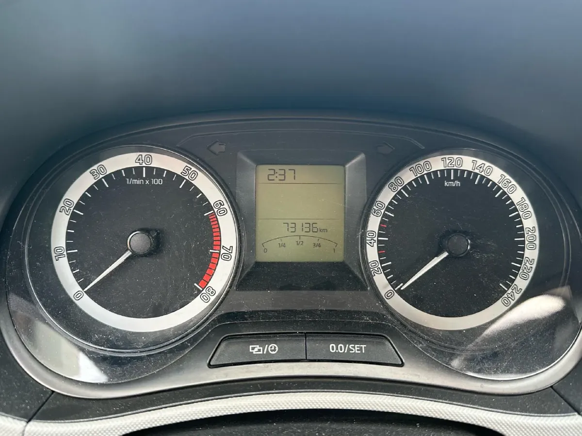 2017 Skoda Fabia 1.4L 90HP L4 6AT,autocango,china used car exporter,china ev exporter,chinese used car exporter,chinese used ev exporter