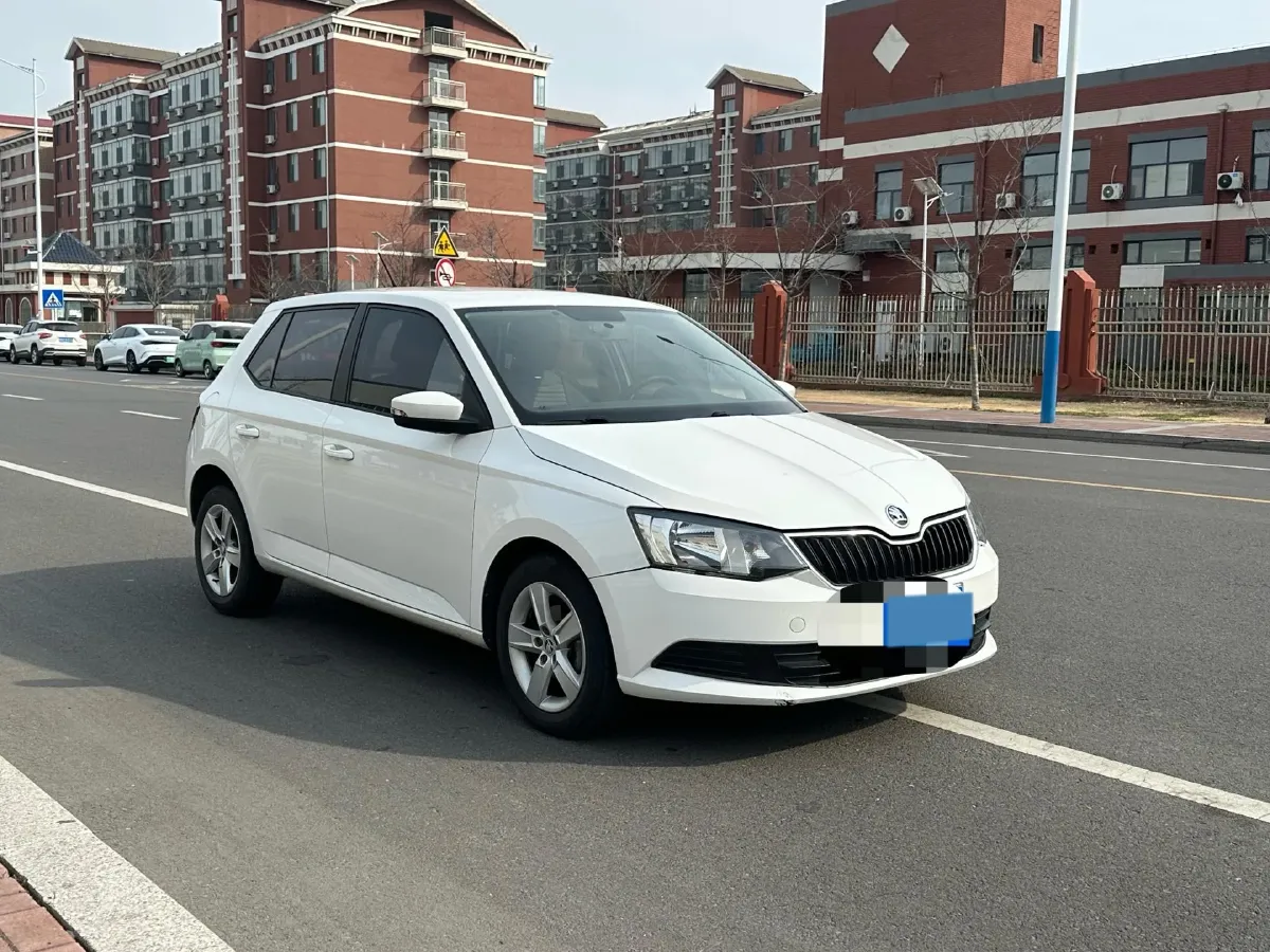2017 Skoda Fabia 1.4L 90HP L4 6AT,autocango,china used car exporter,china ev exporter,chinese used car exporter,chinese used ev exporter