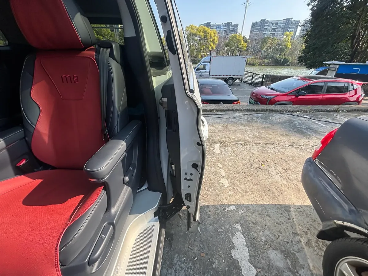 2023 GAC Trumpchi M8 2.0T 252HP L4 8AT,autocango,china used car exporter,china ev exporter,chinese used car exporter,chinese used ev exporter