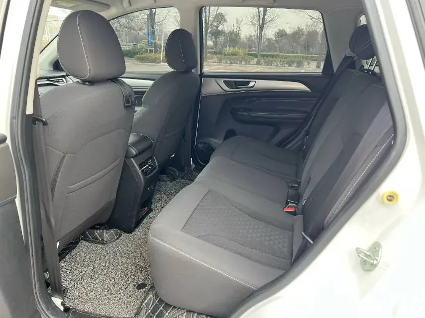 2021 Haval M6 1.5T 150HP L4 6MT,autocango,china used car exporter,china ev exporter,chinese used car exporter,chinese used ev exporter