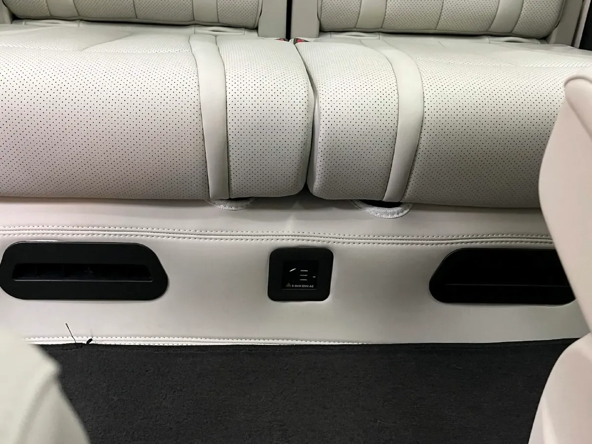 2025 Denza DenzaN9 2.0T 207HP L4 E-CVT PHEV,autocango,china used car exporter,china ev exporter,chinese used car exporter,chinese used ev exporter