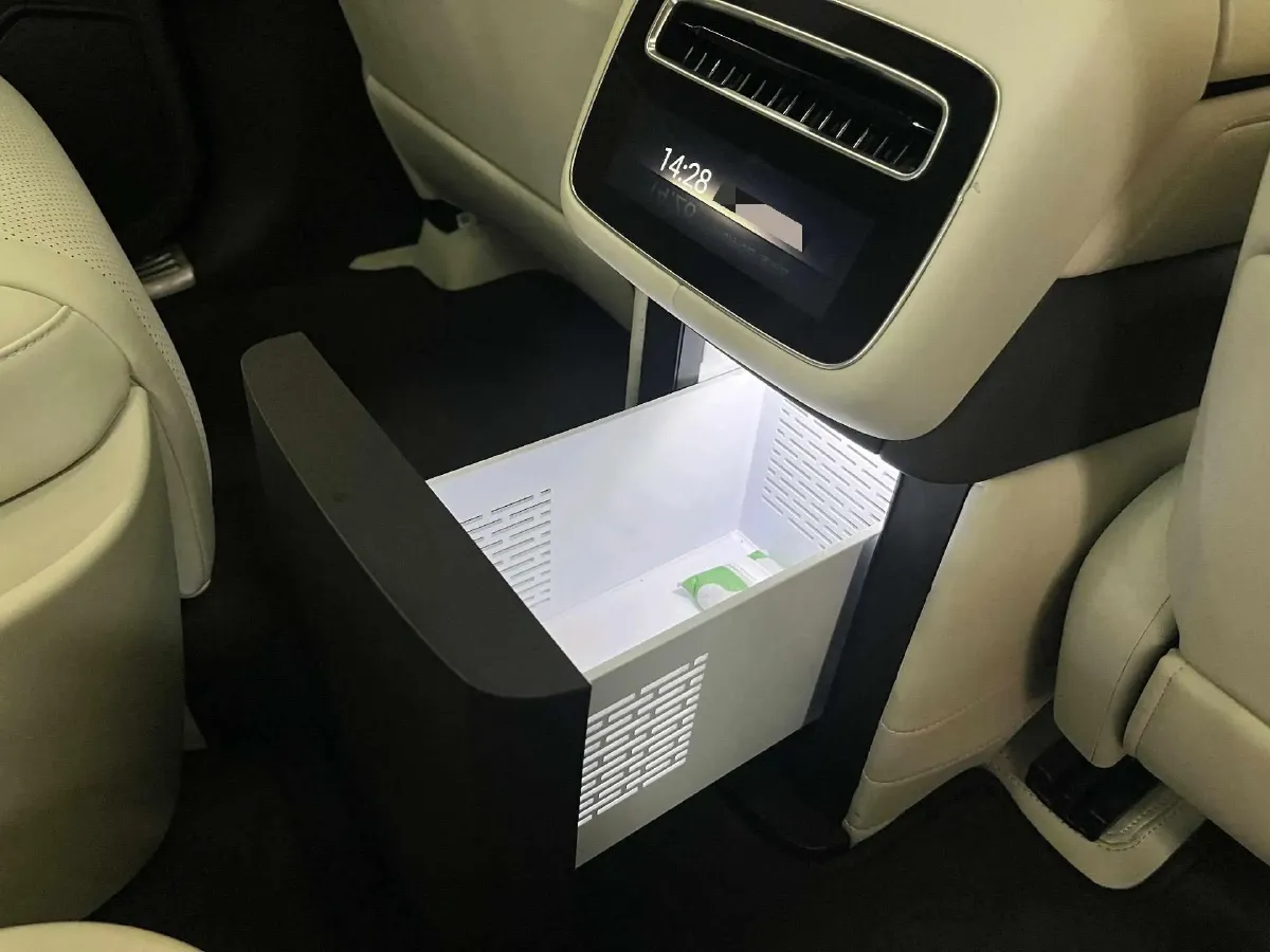 2025 Denza DenzaN9 2.0T 207HP L4 E-CVT PHEV,autocango,china used car exporter,china ev exporter,chinese used car exporter,chinese used ev exporter