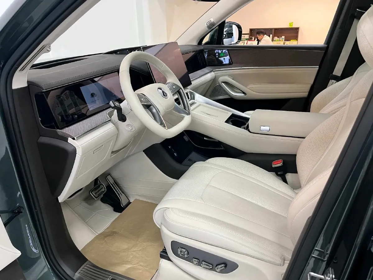 2025 Denza DenzaN9 2.0T 207HP L4 E-CVT PHEV,autocango,china used car exporter,china ev exporter,chinese used car exporter,chinese used ev exporter