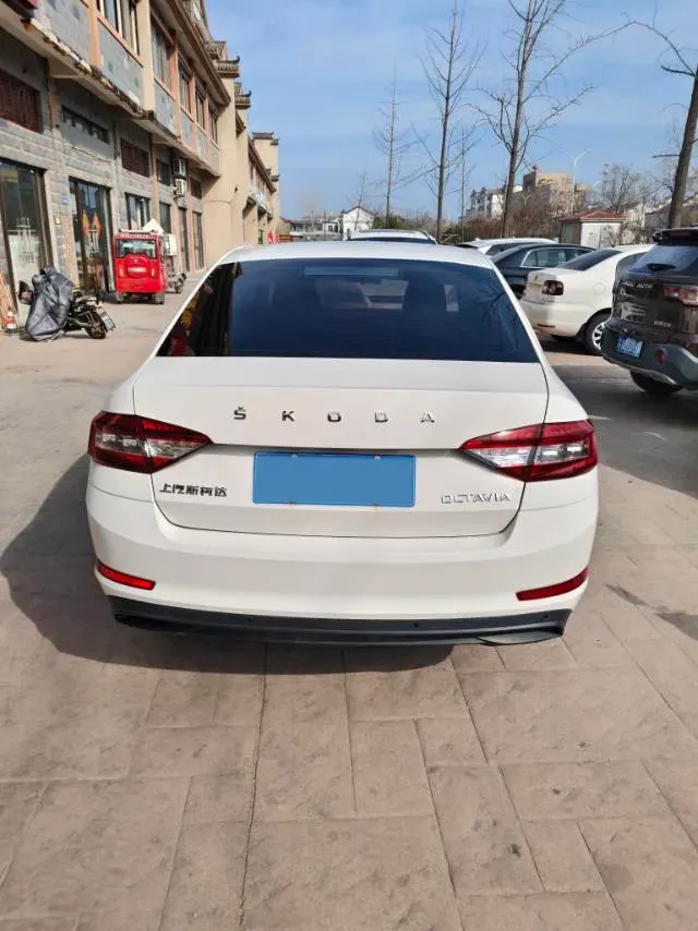 2020 Skoda Octavia 1.2T 116HP L4 7DCT,autocango,china used car exporter,china ev exporter,chinese used car exporter,chinese used ev exporter
