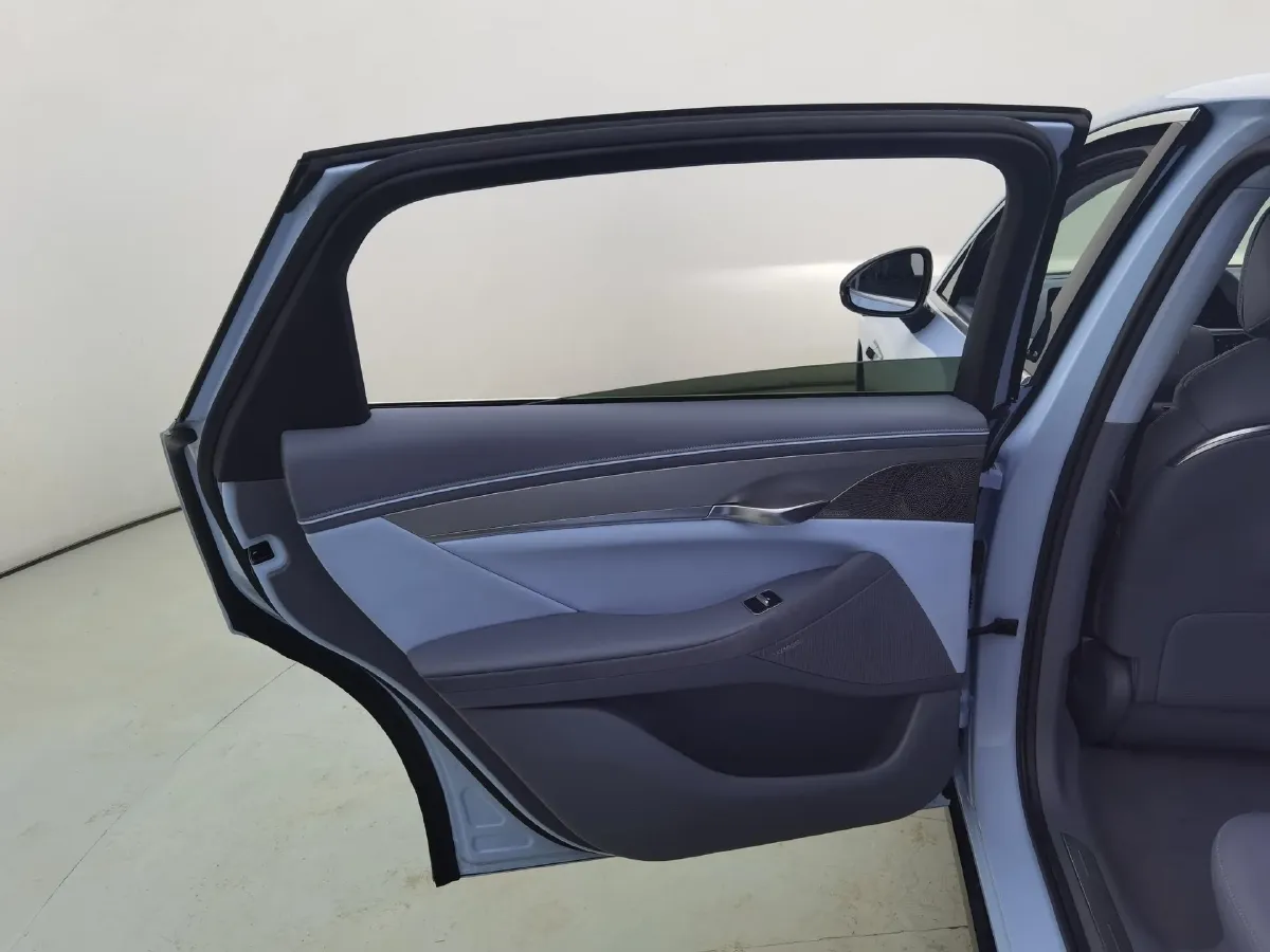 2023 Voyah ZhuiGuang BEV 82.11KWH,autocango,china used car exporter,china ev exporter,chinese used car exporter,chinese used ev exporter