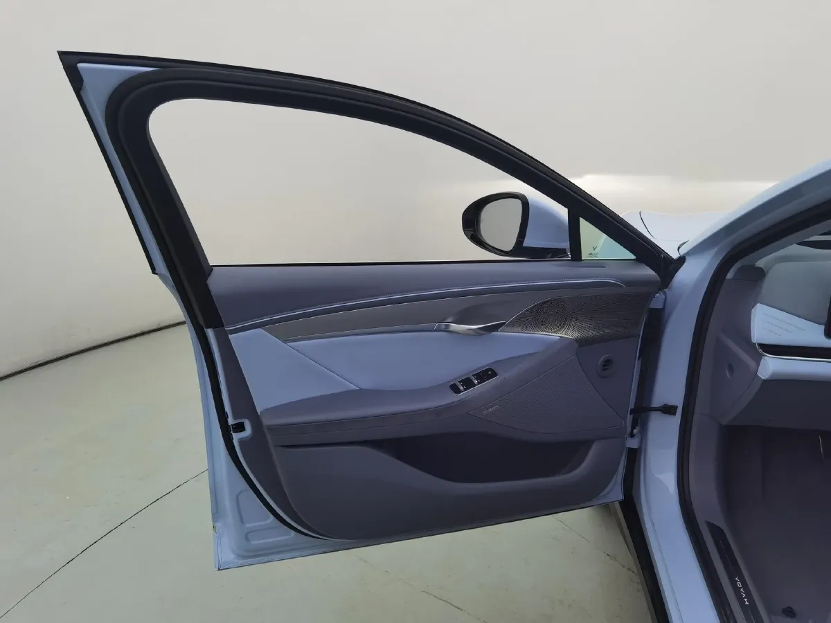 2023 Voyah ZhuiGuang BEV 82.11KWH,autocango,china used car exporter,china ev exporter,chinese used car exporter,chinese used ev exporter