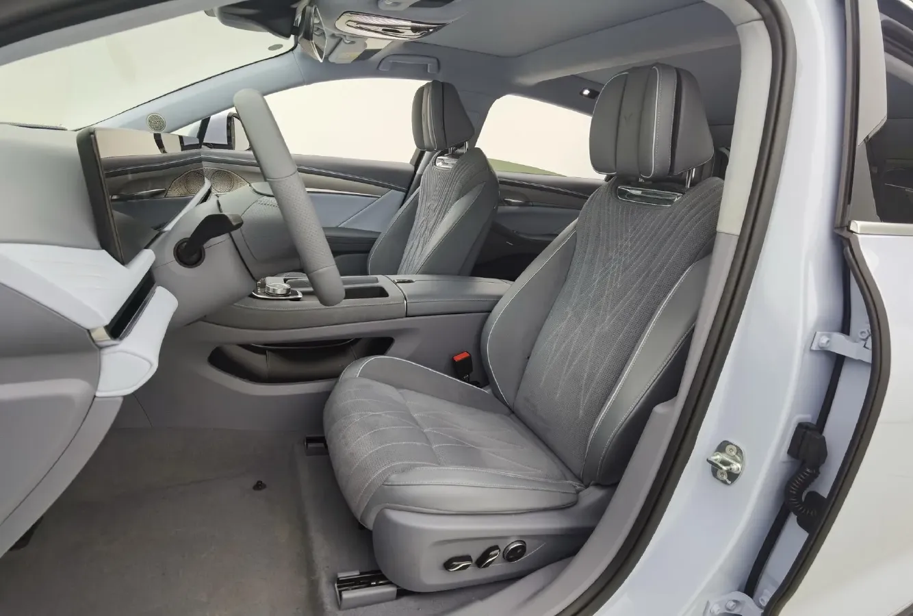 2023 Voyah ZhuiGuang BEV 82.11KWH,autocango,china used car exporter,china ev exporter,chinese used car exporter,chinese used ev exporter