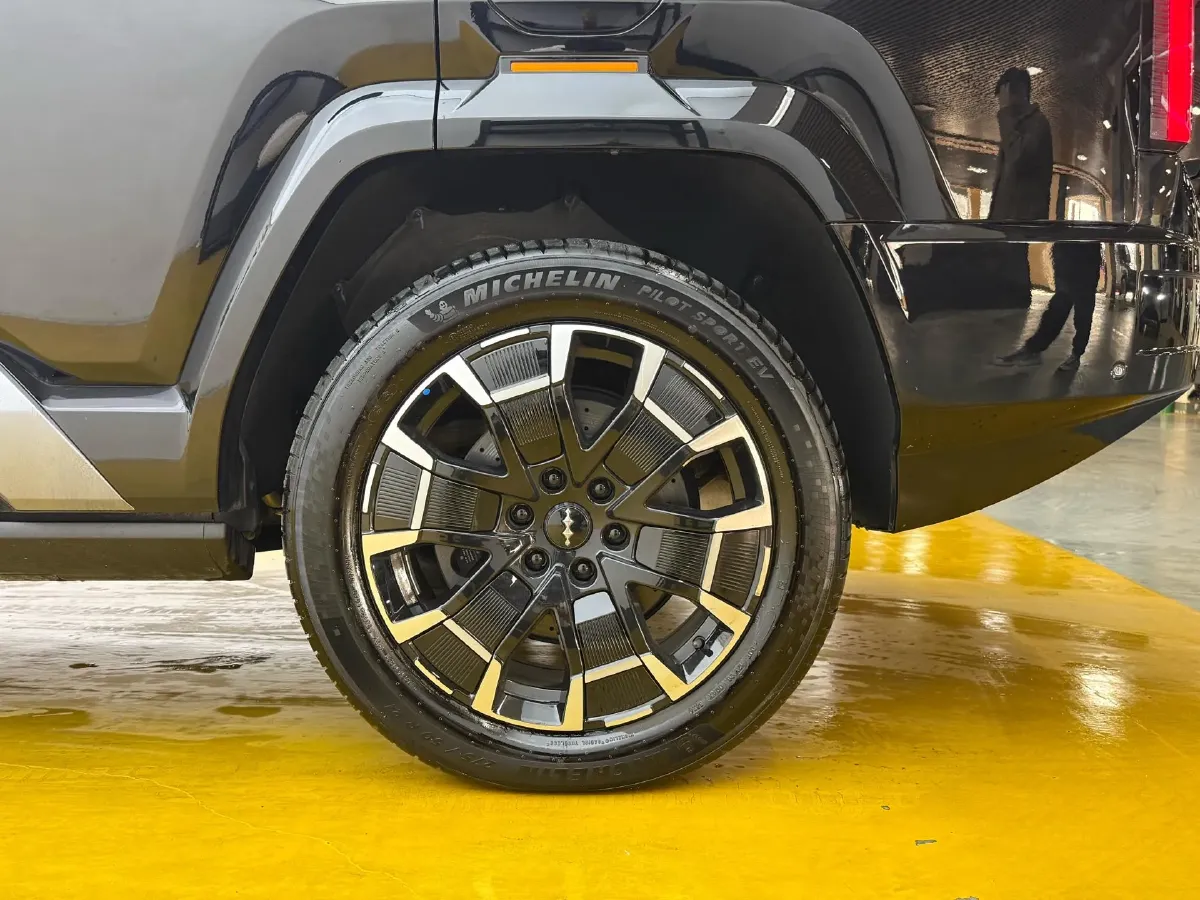 2025 FangChengBao Bao 8 2.0T 245HP L4 E-CVT PHEV 36.8KWH,autocango,china used car exporter,china ev exporter,chinese used car exporter,chinese used ev exporter