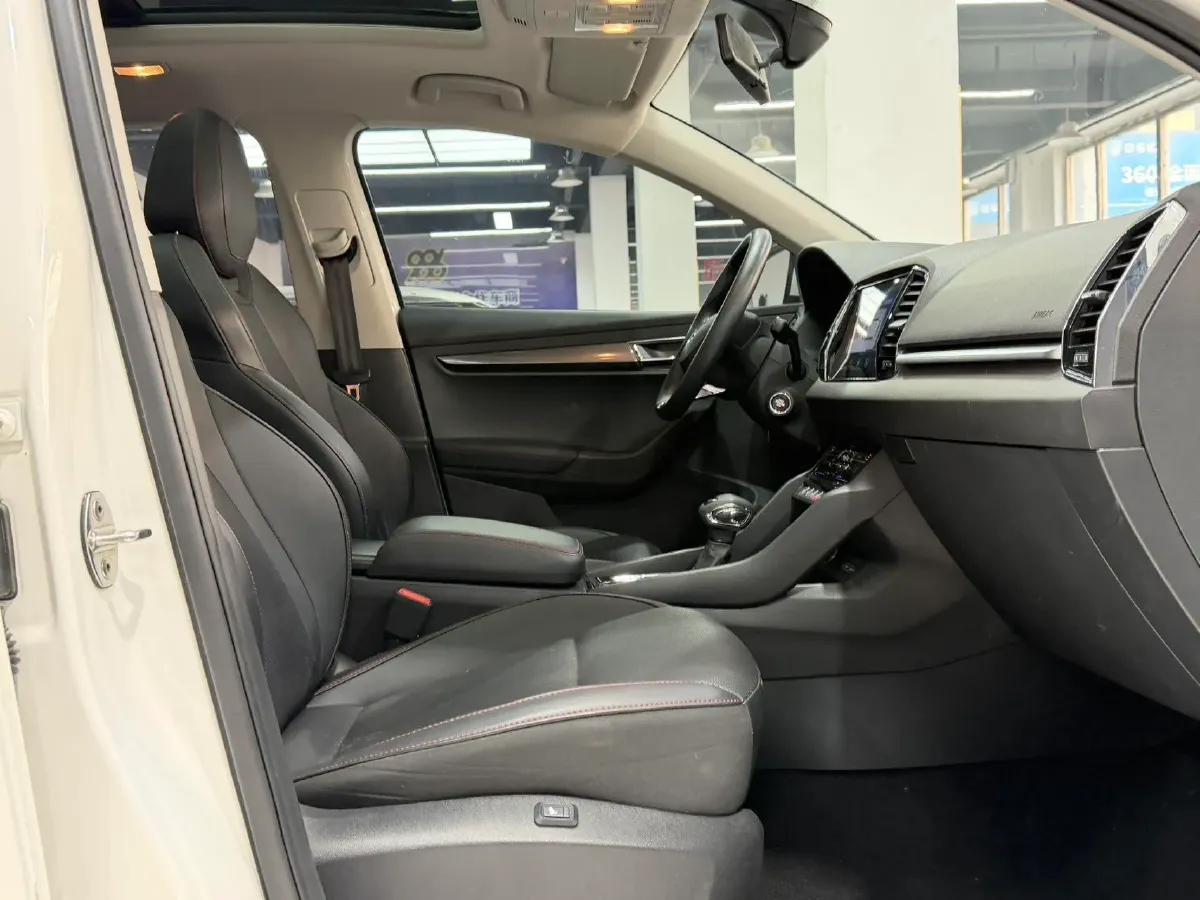 2022 Skoda Karoq 1.4T 150HP L4 7DCT,autocango,china used car exporter,china ev exporter,chinese used car exporter,chinese used ev exporter