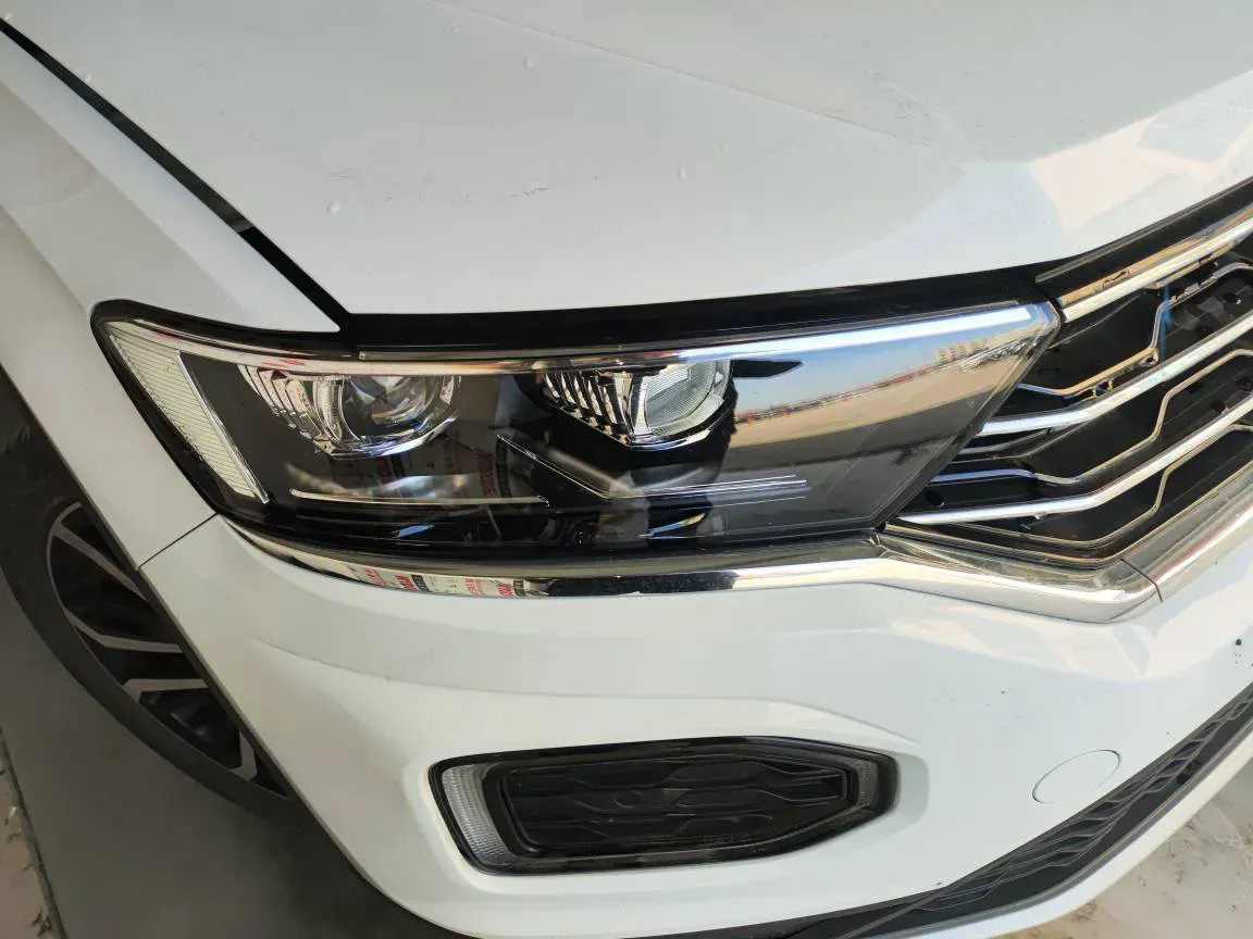 2022 Volkswagen T-Roc 1.4T 150HP L4 7DCT,autocango,china used car exporter,china ev exporter,chinese used car exporter,chinese used ev exporter