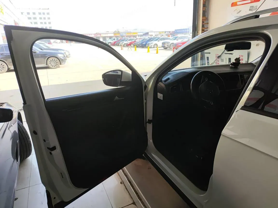 2022 Volkswagen T-Roc 1.4T 150HP L4 7DCT,autocango,china used car exporter,china ev exporter,chinese used car exporter,chinese used ev exporter