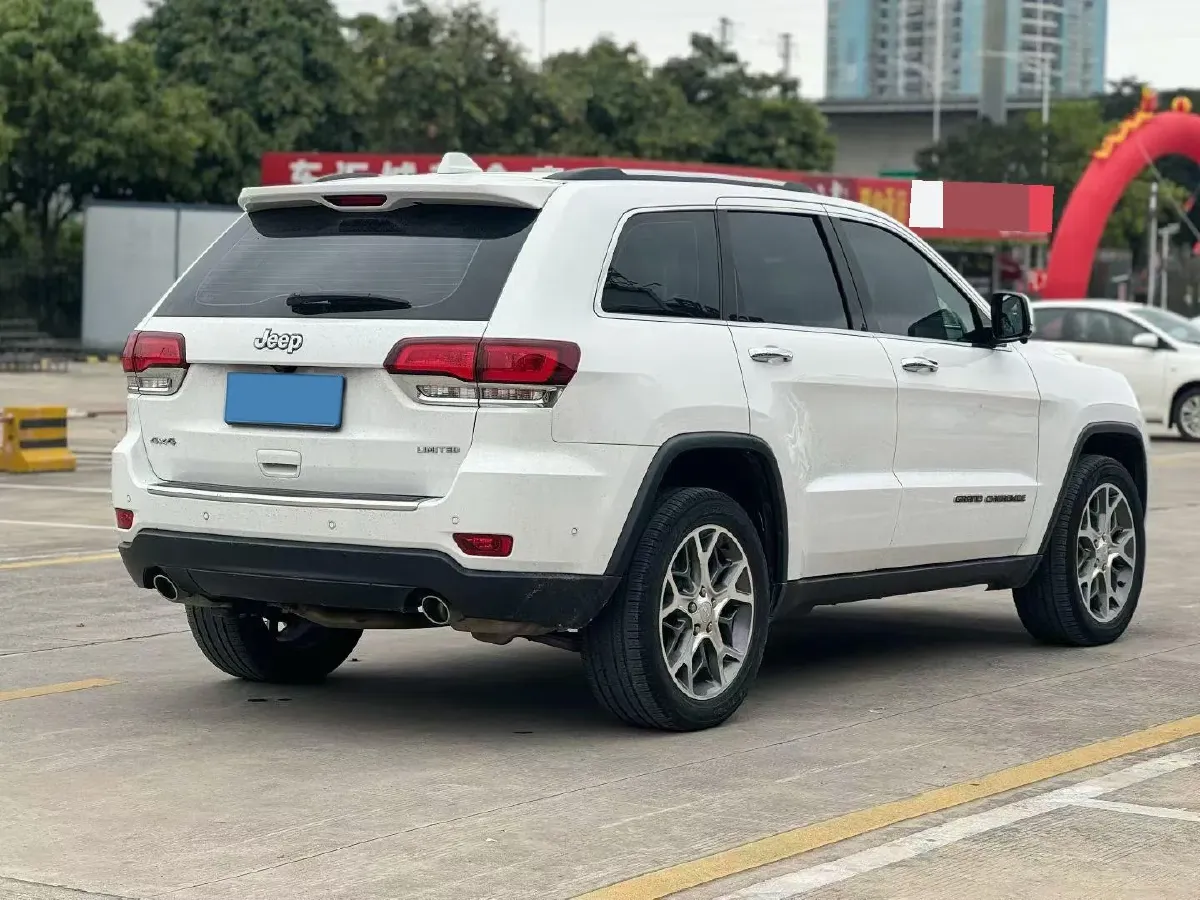 2021 Jeep Grand Cherokee 3.0L 234HP V6 8AT,autocango,china used car exporter,china ev exporter,chinese used car exporter,chinese used ev exporter
