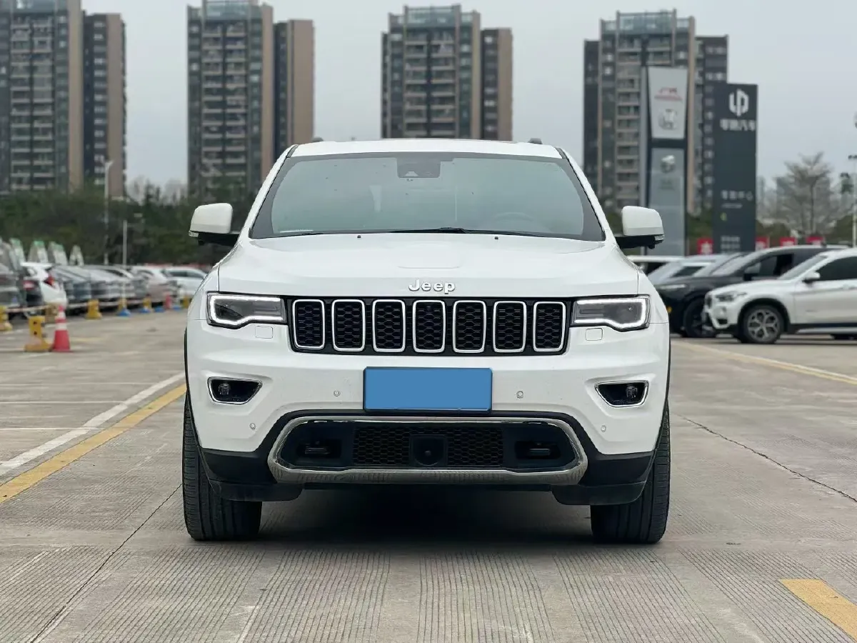 2021 Jeep Grand Cherokee 3.0L 234HP V6 8AT,autocango,china used car exporter,china ev exporter,chinese used car exporter,chinese used ev exporter