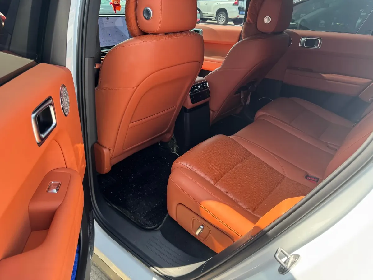 2024 Li L6 Range Extended 154HP L4 REEV 36.8KWH,autocango,china used car exporter,china ev exporter,chinese used car exporter,chinese used ev exporter