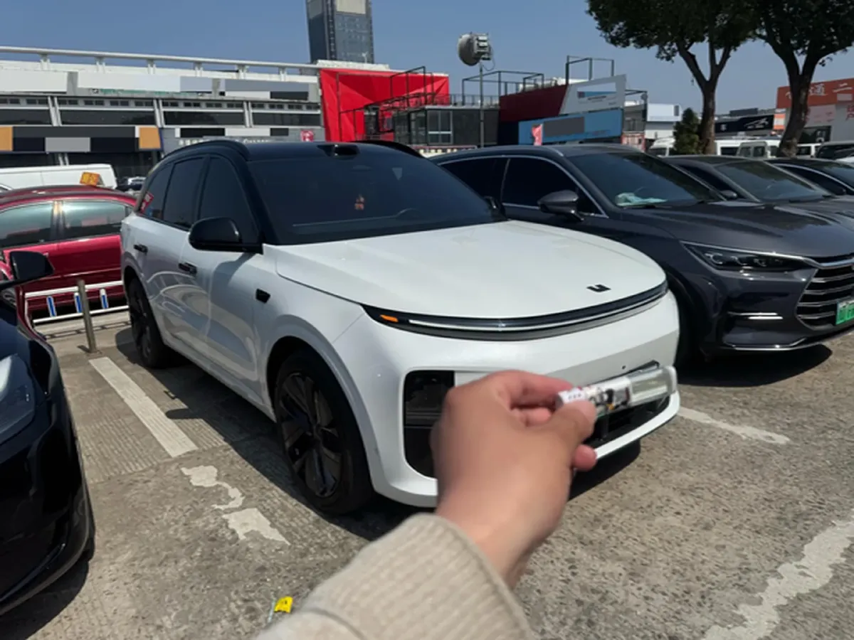 2024 Li L6 Range Extended 154HP L4 REEV 36.8KWH,autocango,china used car exporter,china ev exporter,chinese used car exporter,chinese used ev exporter