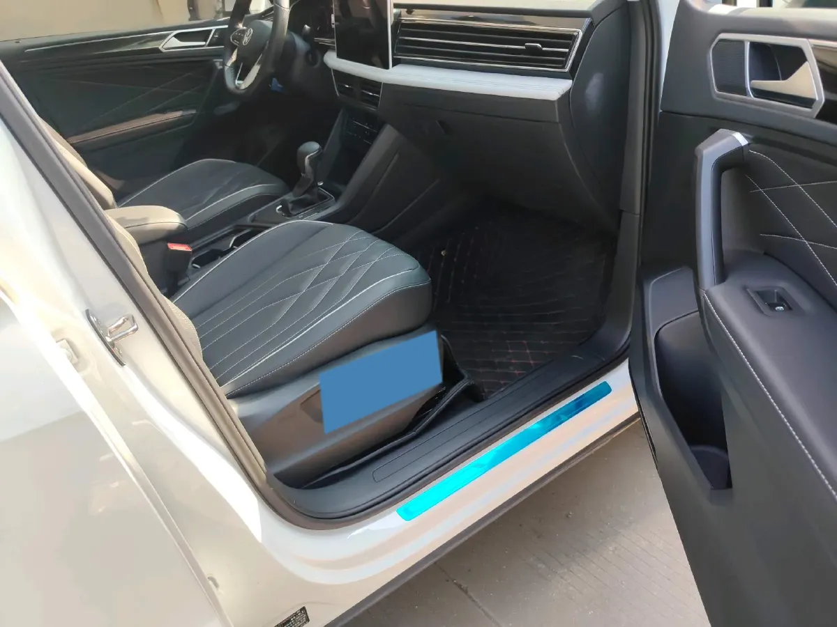 2023 Volkswagen Tiguan L 2.0T 186HP L4 7DCT,autocango,china used car exporter,china ev exporter,chinese used car exporter,chinese used ev exporter