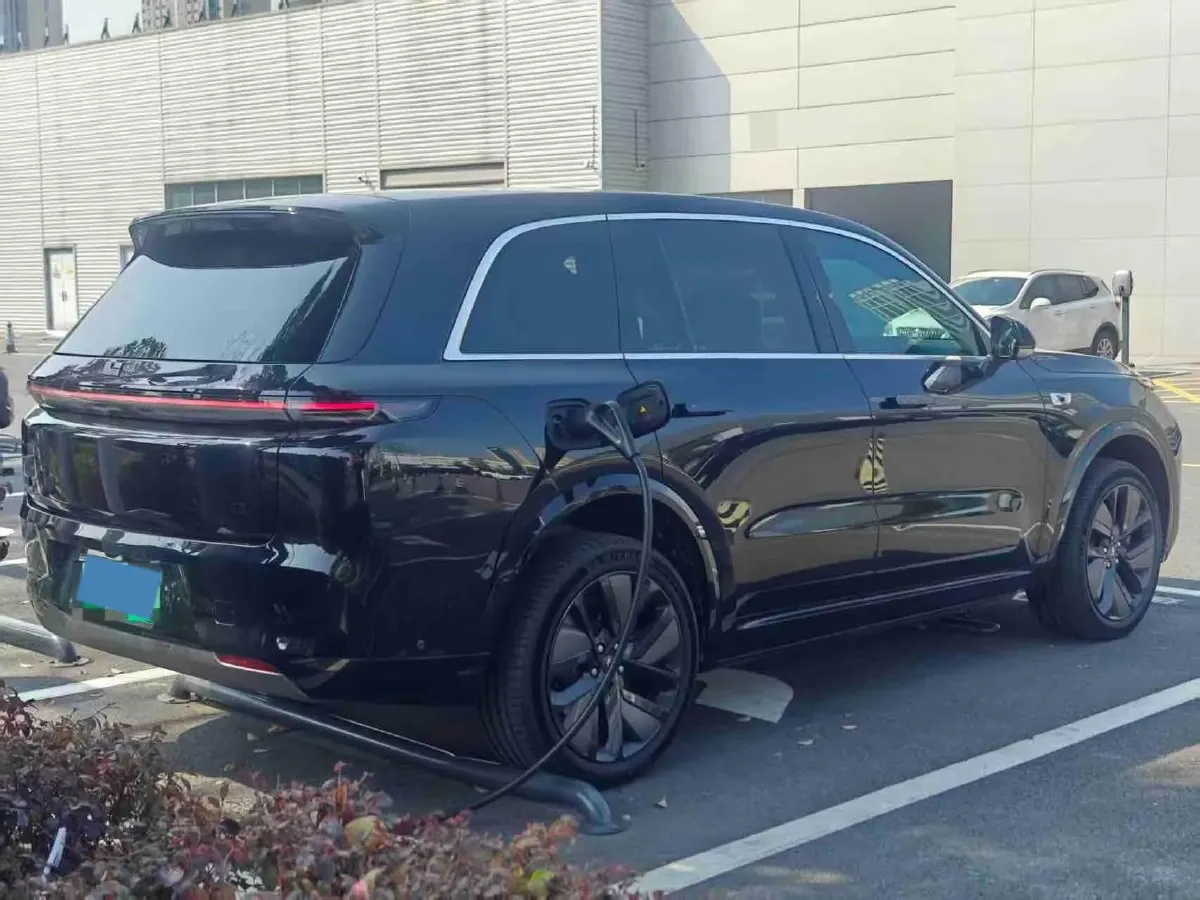 2024 Volvo S60 2.0T 197HP L4 7DCT,autocango,china used car exporter,china ev exporter,chinese used car exporter,chinese used ev exporter