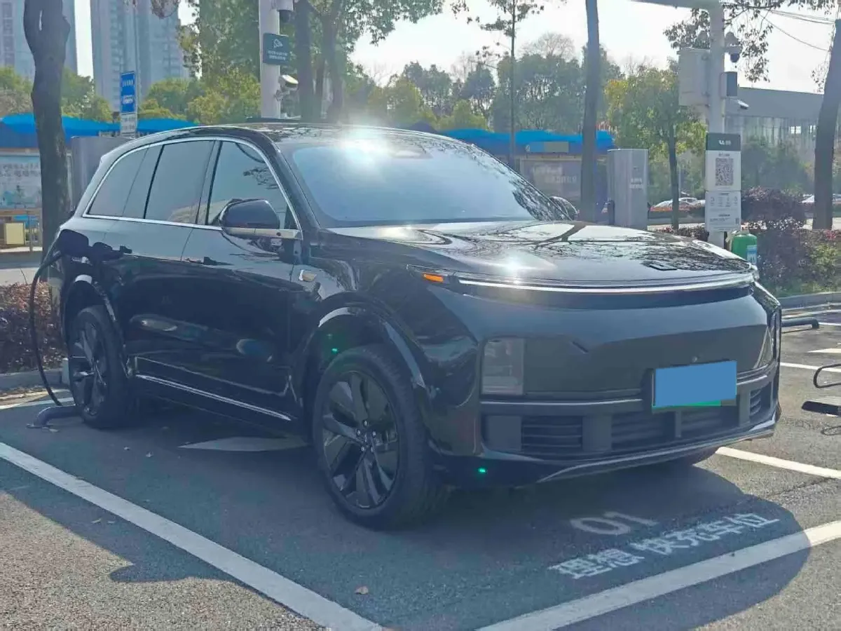 2024 Volvo S60 2.0T 197HP L4 7DCT,autocango,china used car exporter,china ev exporter,chinese used car exporter,chinese used ev exporter