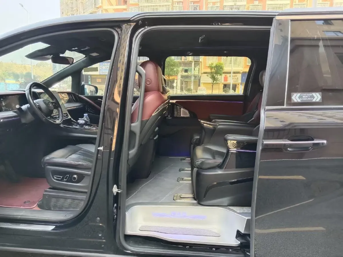 2023 GAC Trumpchi M8 2.0T 252HP L4 8AT,autocango,china used car exporter,china ev exporter,chinese used car exporter,chinese used ev exporter