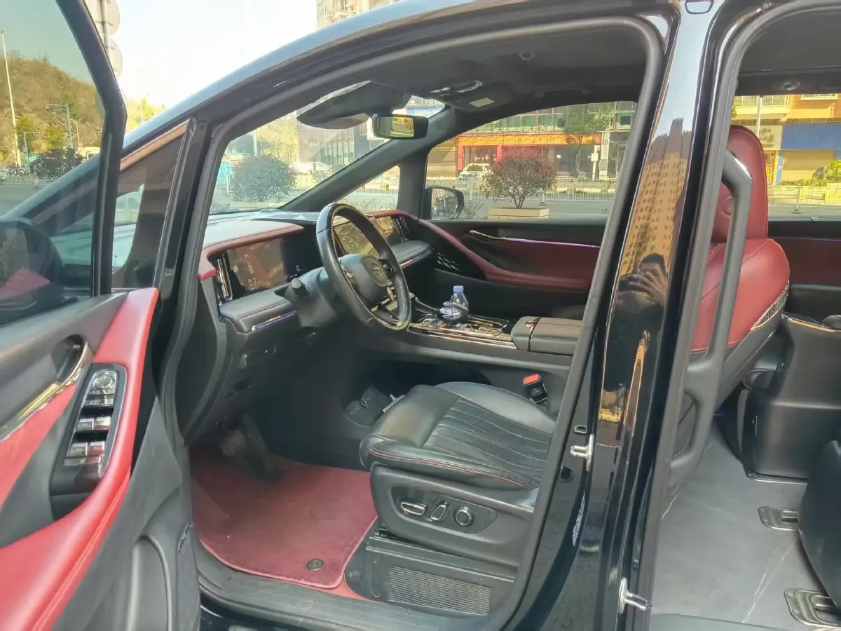 2023 GAC Trumpchi M8 2.0T 252HP L4 8AT,autocango,china used car exporter,china ev exporter,chinese used car exporter,chinese used ev exporter