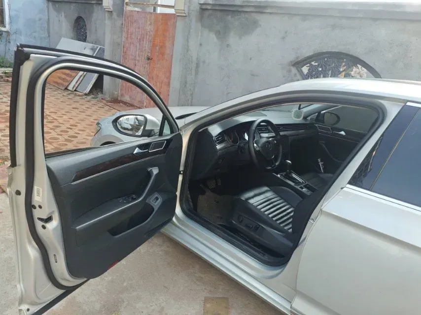 2019 Volkswagen Magotan 2.0T 186HP L4 7DCT,autocango,china used car exporter,china ev exporter,chinese used car exporter,chinese used ev exporter