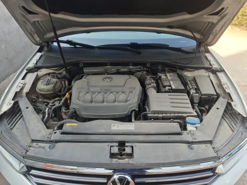 2019 Volkswagen Magotan 2.0T 186HP L4 7DCT,autocango,china used car exporter,china ev exporter,chinese used car exporter,chinese used ev exporter