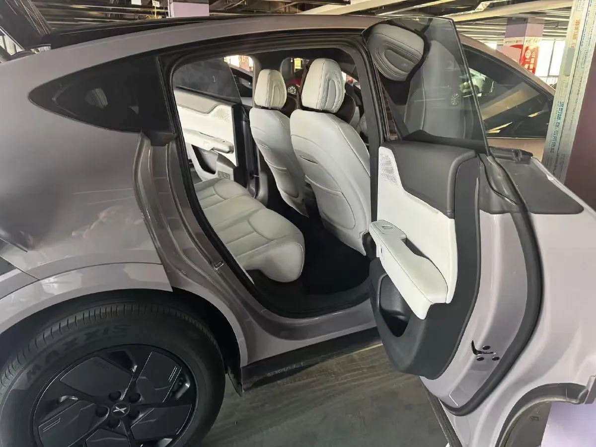 2025 Xpeng G6 BEV 68.5KWH,autocango,china used car exporter,china ev exporter,chinese used car exporter,chinese used ev exporter