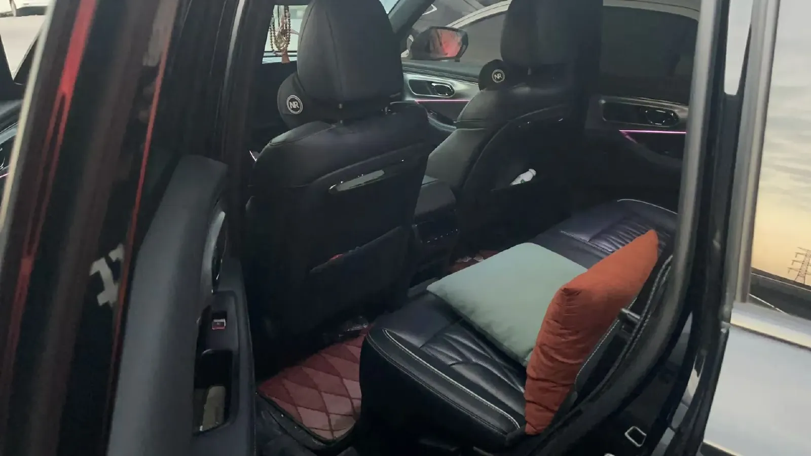 2022 GAC Trumpchi GS8 2.0T 190HP L4 E-CVT Hybrid,autocango,china used car exporter,china ev exporter,chinese used car exporter,chinese used ev exporter