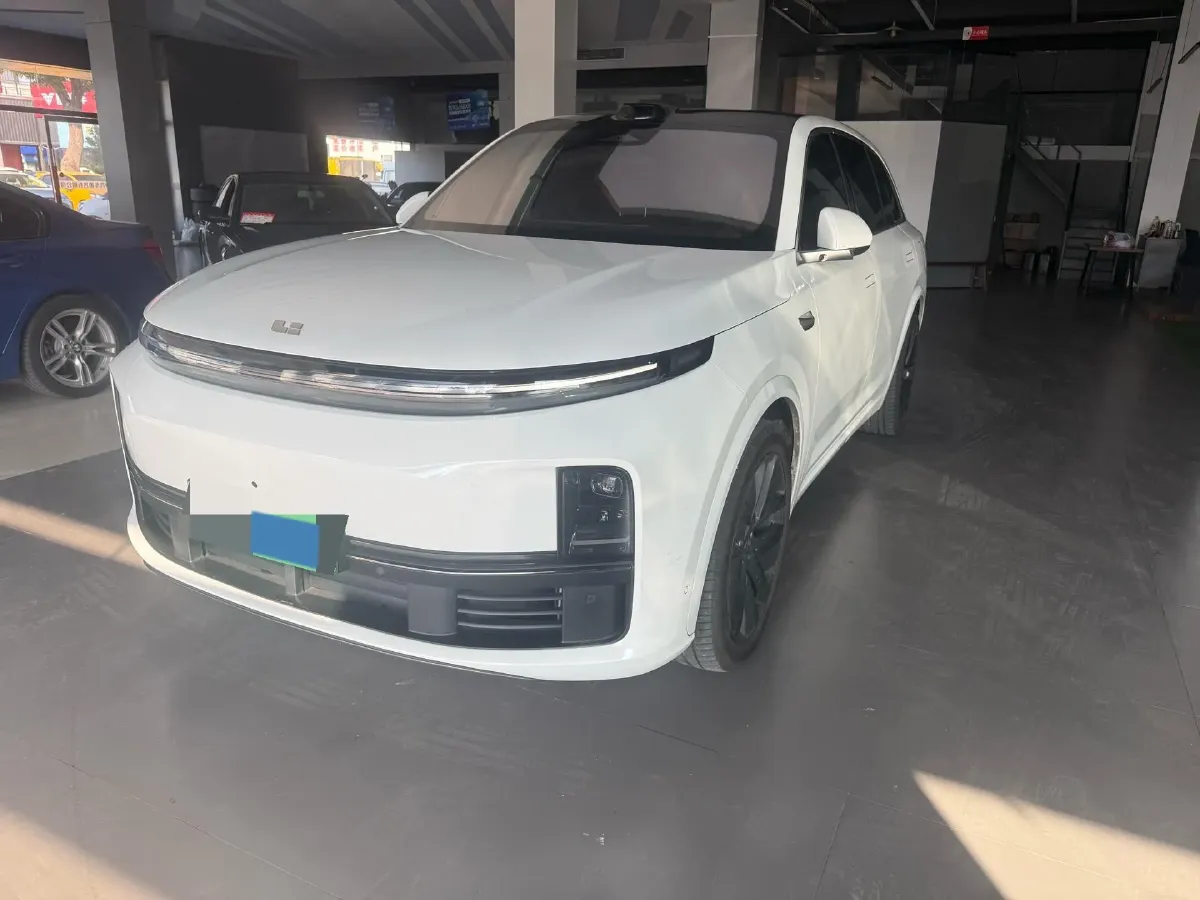 2024 Li L8 Range Extended 154HP REEV 52.3KWH,autocango,china used car exporter,china ev exporter,chinese used car exporter,chinese used ev exporter