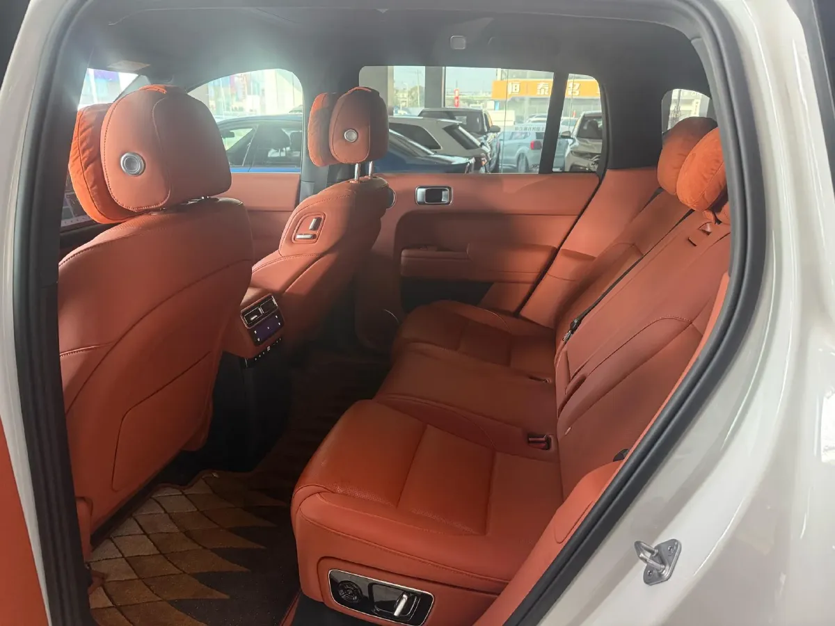 2024 Li L8 Range Extended 154HP REEV 52.3KWH,autocango,china used car exporter,china ev exporter,chinese used car exporter,chinese used ev exporter