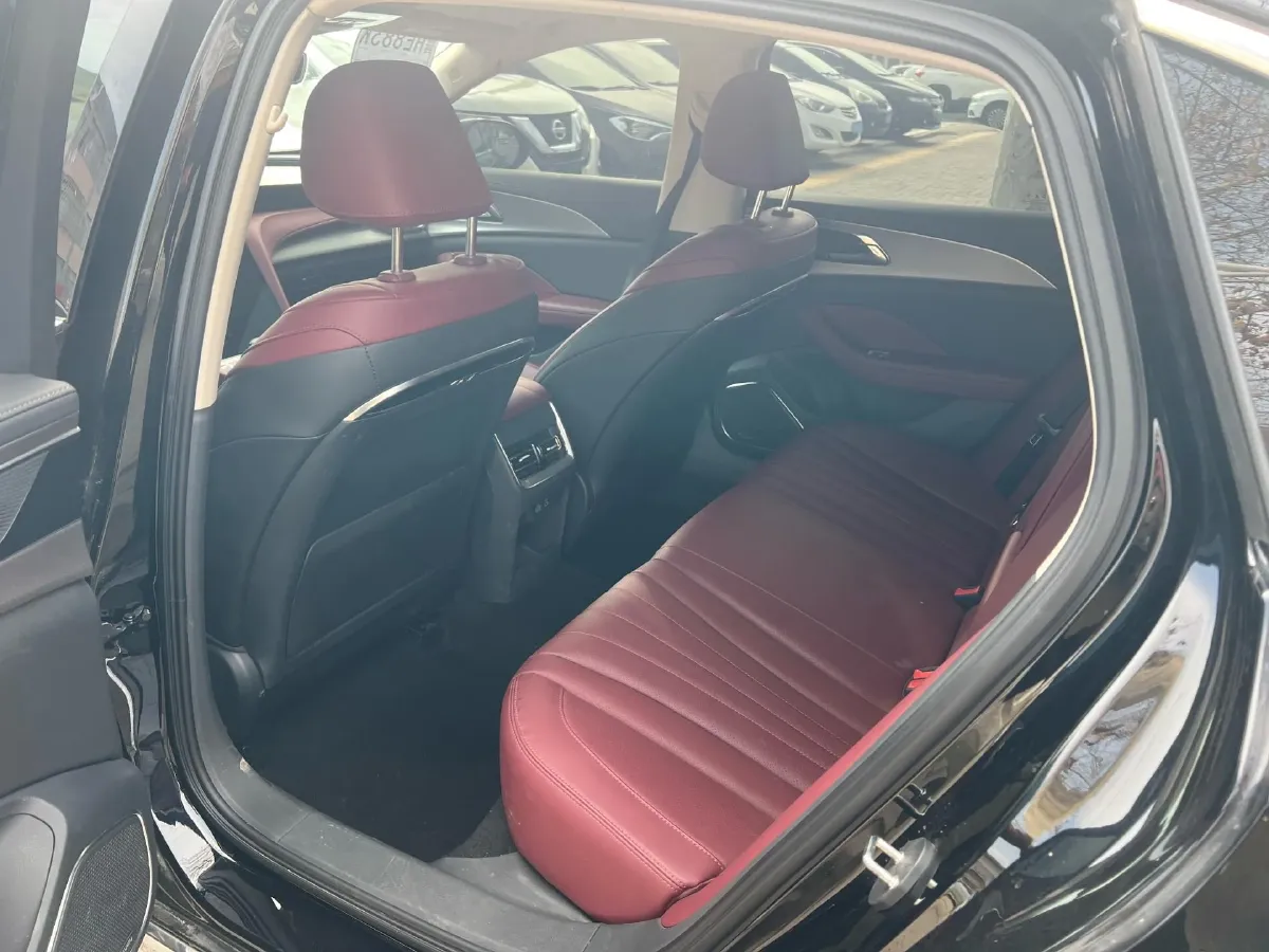 2023 HongQi H5 2.0T 224HP L4 8AT,autocango,china used car exporter,china ev exporter,chinese used car exporter,chinese used ev exporter