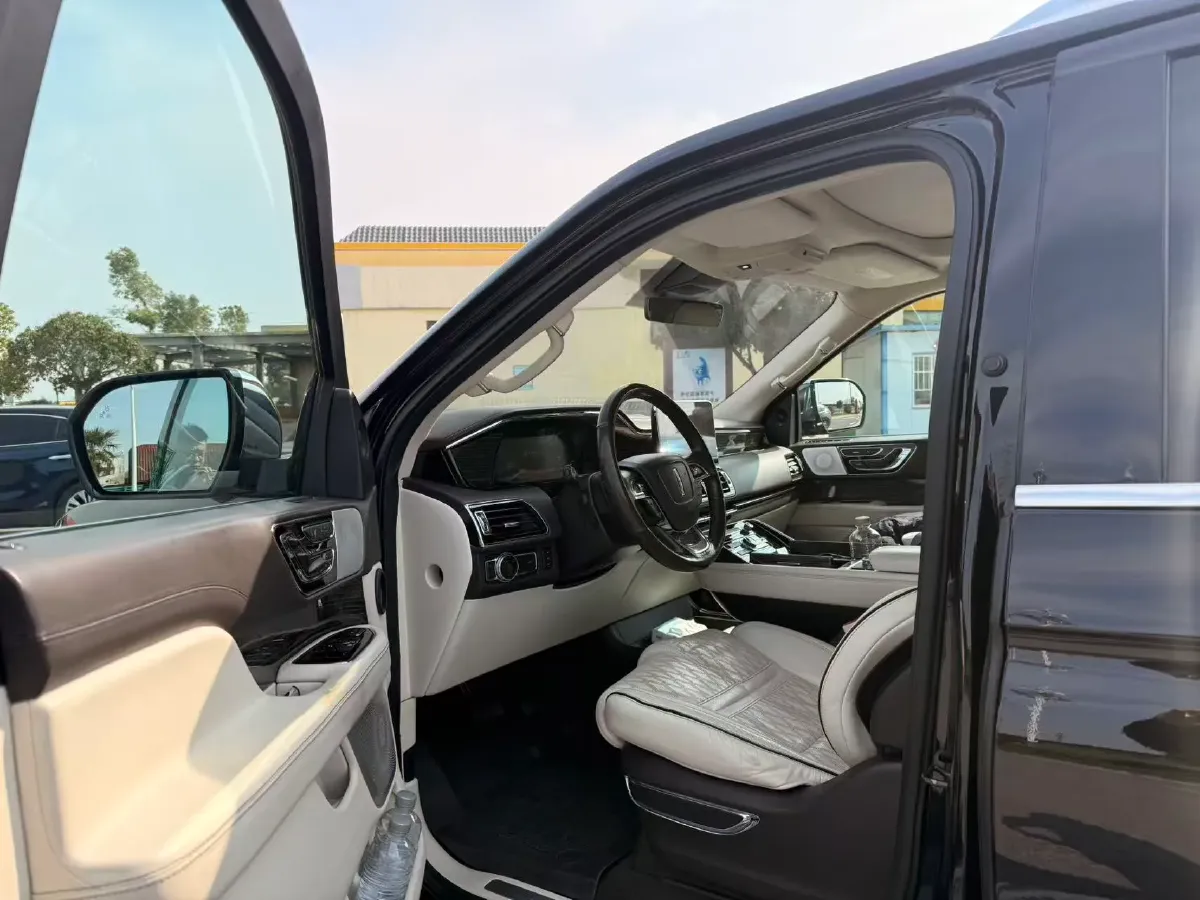 2019 Lincoln Navigator 3.5T 388HP V6 10AT,autocango,china used car exporter,china ev exporter,chinese used car exporter,chinese used ev exporter