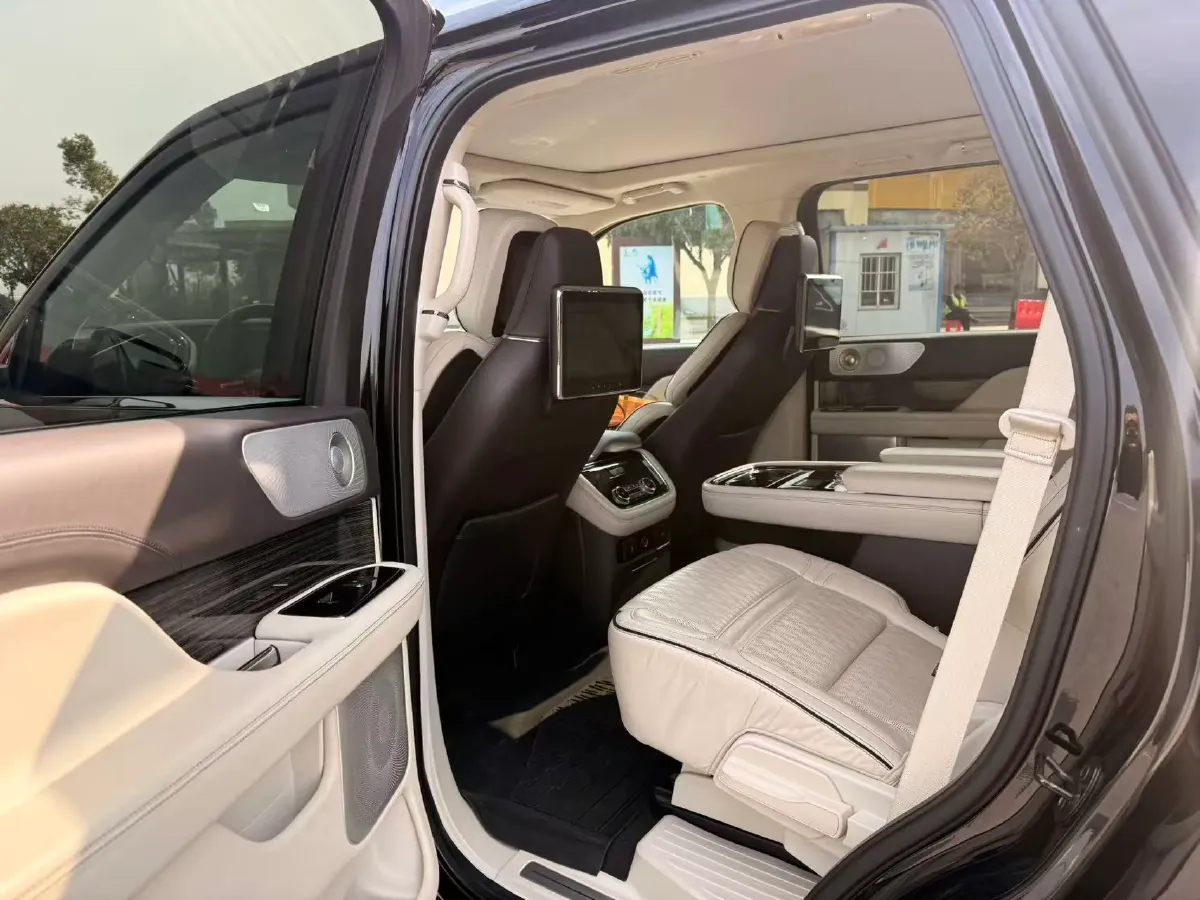 2019 Lincoln Navigator 3.5T 388HP V6 10AT,autocango,china used car exporter,china ev exporter,chinese used car exporter,chinese used ev exporter