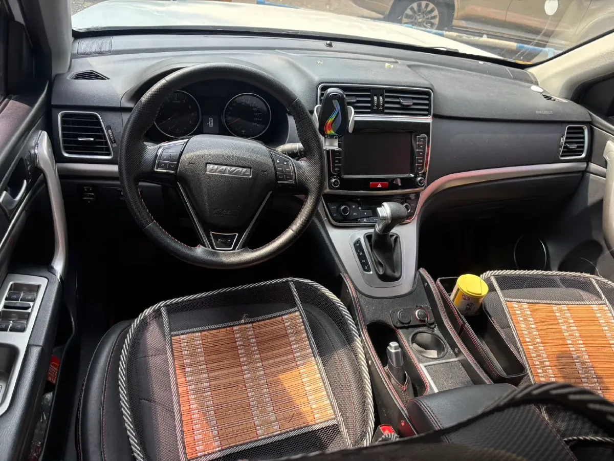 2019 Haval M6 1.5T 150HP L4 7DCT,autocango,china used car exporter,china ev exporter,chinese used car exporter,chinese used ev exporter