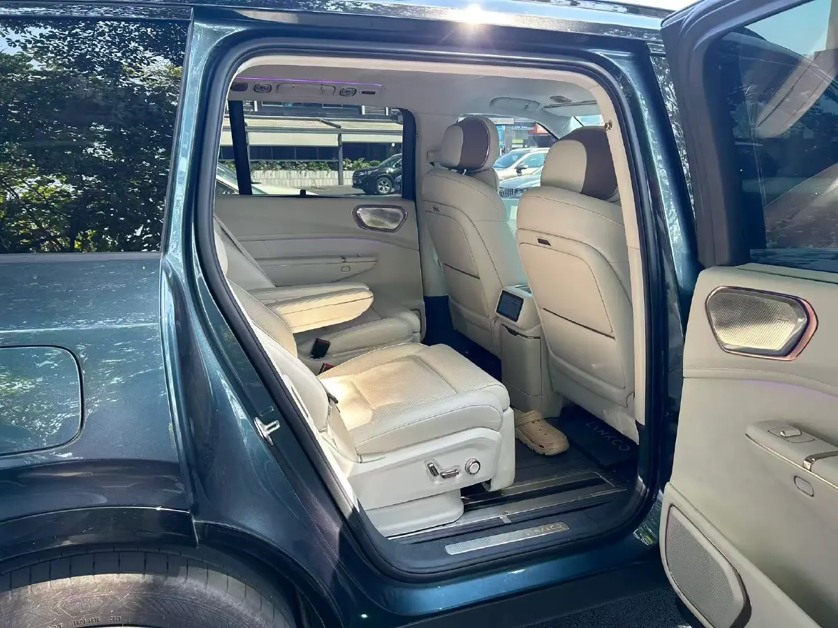 2025 LYNK&CO 900 1.5T 190HP L4 3DHT PHEV 43.3KWH,autocango,china used car exporter,china ev exporter,chinese used car exporter,chinese used ev exporter