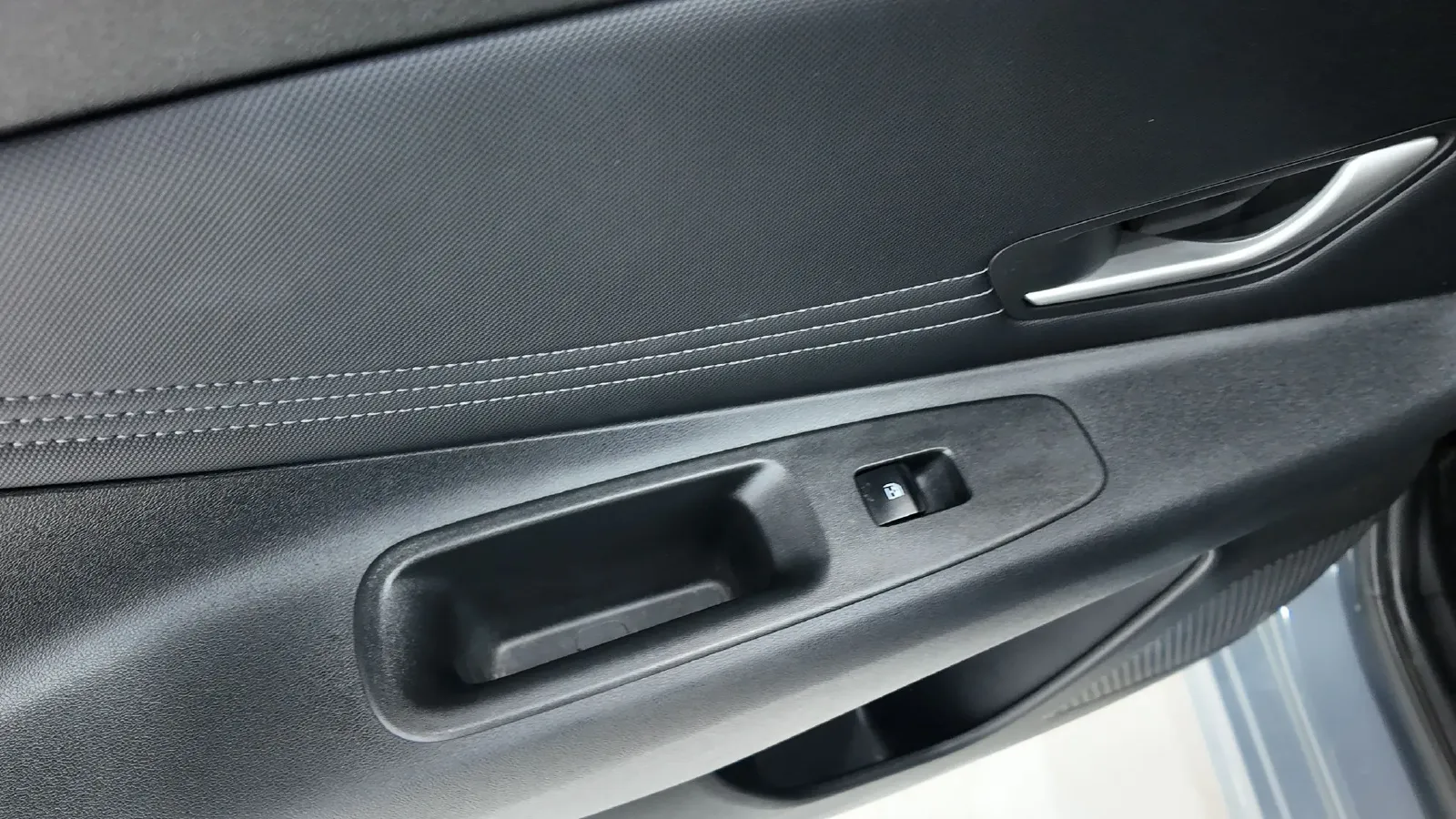 2022 Hyundai Elantra 1.5L 115HP L4 CVT,autocango,china used car exporter,china ev exporter,chinese used car exporter,chinese used ev exporter