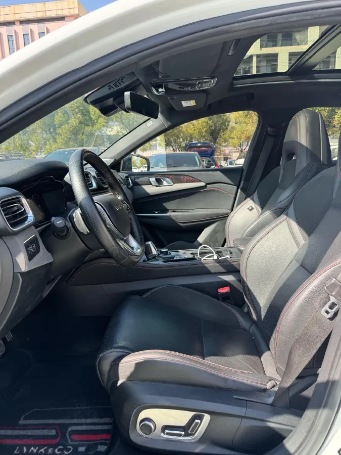 2019 LYNK&CO 01 2.0T 190HP L4 6AT,autocango,china used car exporter,china ev exporter,chinese used car exporter,chinese used ev exporter