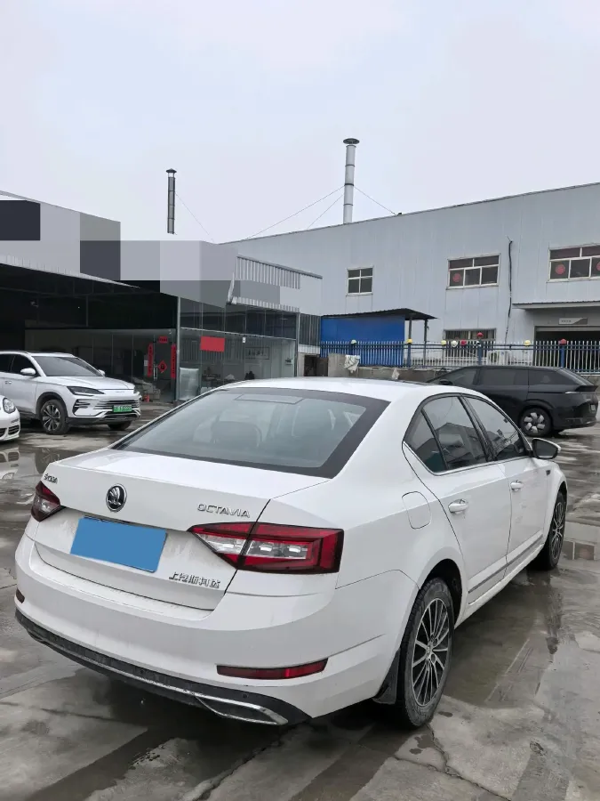 2018 Skoda Octavia 1.6L 110HP L4 6AT,autocango,china used car exporter,china ev exporter,chinese used car exporter,chinese used ev exporter