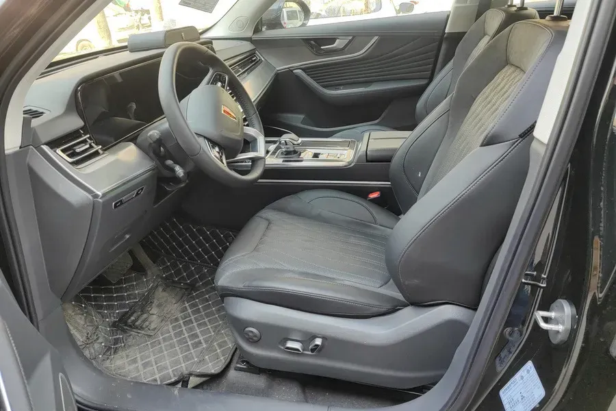 2025 HongQi HS5 2.0T 252HP L4 8AT,autocango,china used car exporter,china ev exporter,chinese used car exporter,chinese used ev exporter