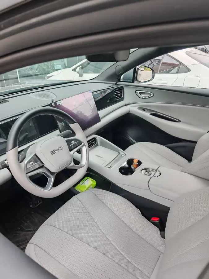 2025 LanDian E5 PLUS 1.5L 95HP L4 E-CVT PHEV,autocango,china used car exporter,china ev exporter,chinese used car exporter,chinese used ev exporter