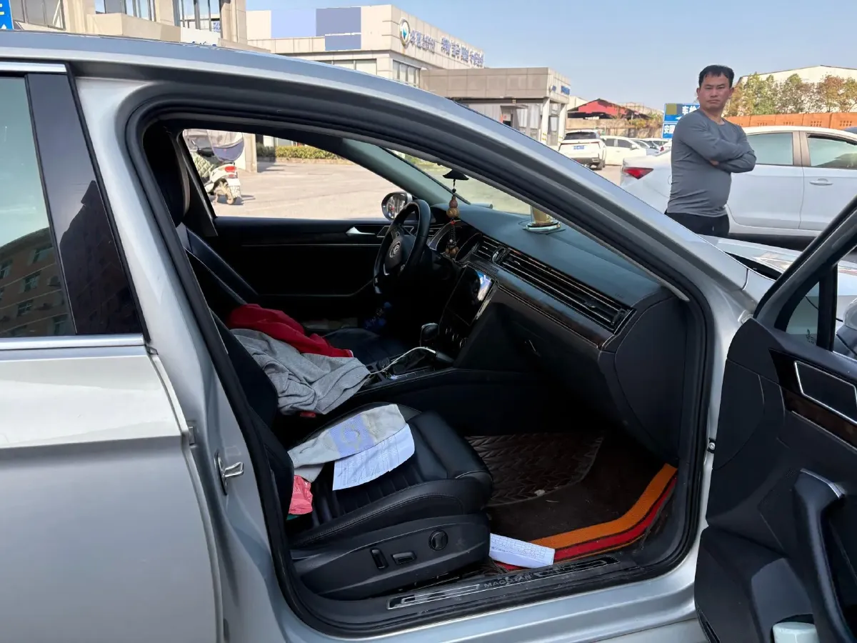 2018 Volkswagen Magotan 1.8T 180HP L4 7DCT,autocango,china used car exporter,china ev exporter,chinese used car exporter,chinese used ev exporter