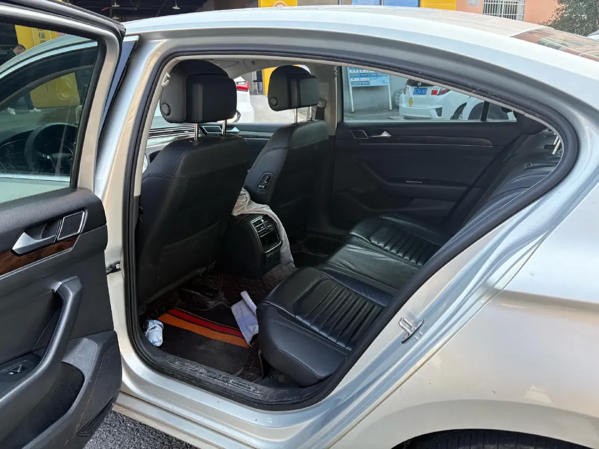 2018 Volkswagen Magotan 1.8T 180HP L4 7DCT,autocango,china used car exporter,china ev exporter,chinese used car exporter,chinese used ev exporter